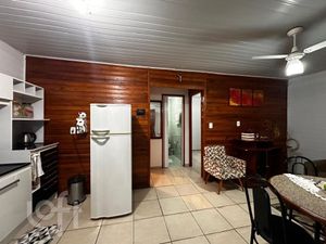 Image 22 - 882992