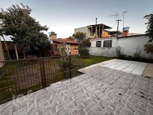 Image 27 - 882992
