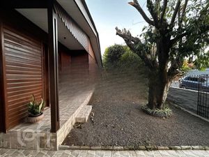 Image 29 - 882992
