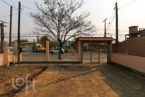 Image 17 - 882997