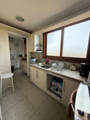 Image 11 - 882998
