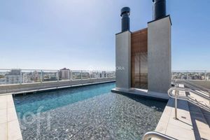 Image 18 - 882999