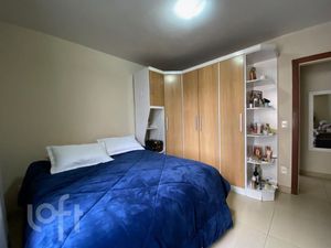 Image 11 - 883000