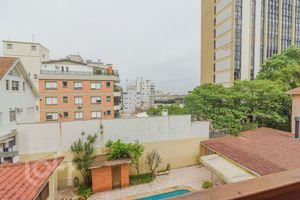 Image 5 - 883003