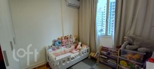 Image 19 - 883006