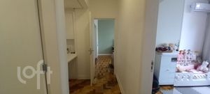 Image 16 - 883006