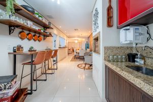 Image 10 - 883010