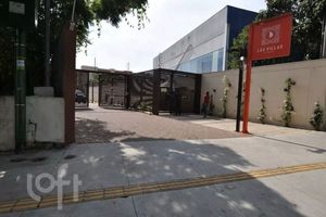 Image 29 - 883017