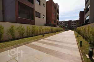 Image 30 - 883017