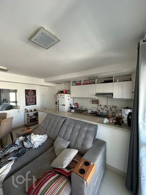 Image 18 - 883019