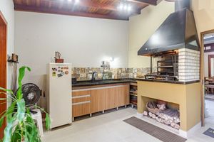 Image 16 - 883028