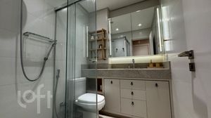 Image 18 - 883031