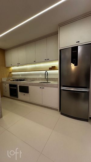 Image 4 - 883031