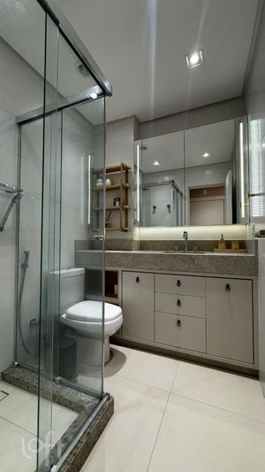 Image 19 - 883031