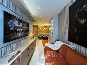 Image 11 - 883031