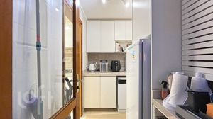 Image 18 - 883035