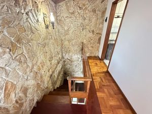 Image 12 - 883037