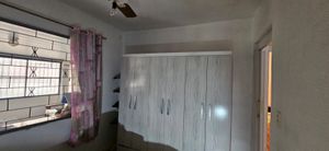 Image 4 - 883038