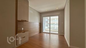 Image 14 - 883040