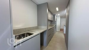 Image 7 - 883040