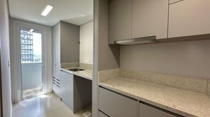 Image 6 - 883040