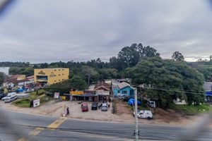 Image 10 - 883045