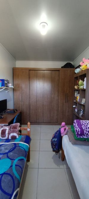 Image 8 - 883045