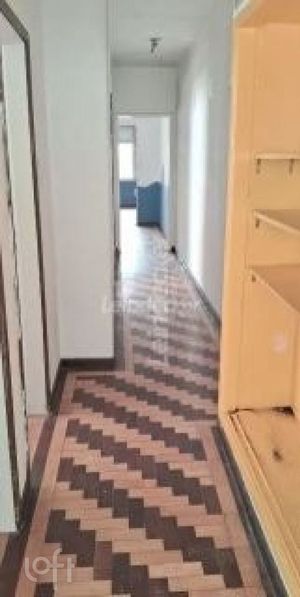 Image 6 - 883046