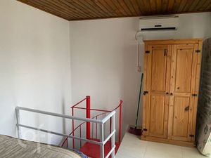 Image 31 - 883048