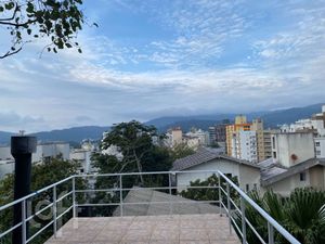 Image 35 - 883048