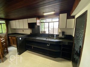 Image 18 - 883048