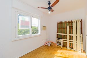 Image 9 - 883056