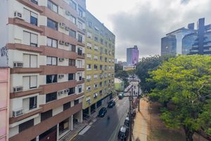Image 11 - 883056