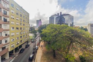 Image 18 - 883056