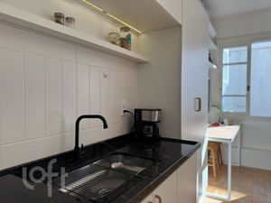 Image 21 - 883061