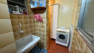 Image 7 - 883066