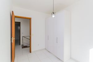 Image 19 - 883067
