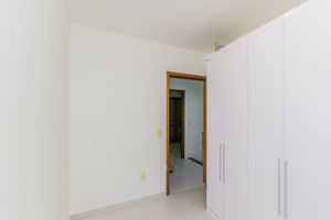 Image 25 - 883067