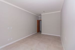 Image 11 - 883069