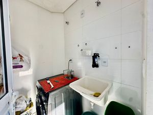 Image 10 - 883094