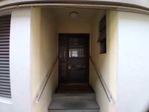 Image 10 - 883098