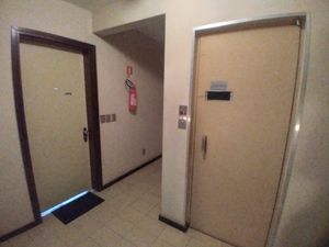 Image 7 - 883098