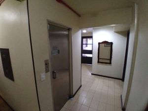 Image 5 - 883098