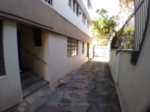 Image 6 - 883098