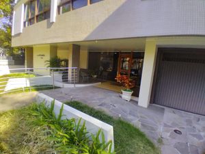 Image 12 - 883098