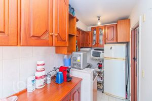 Image 8 - 883101