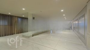 Image 19 - 883112