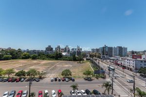 Image 10 - 883114