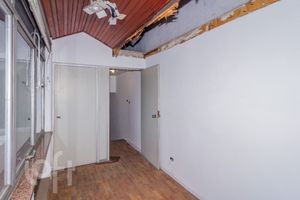 Image 35 - 883120
