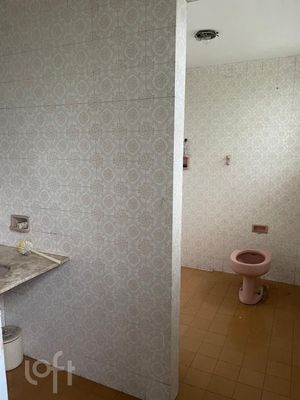 Image 17 - 883120